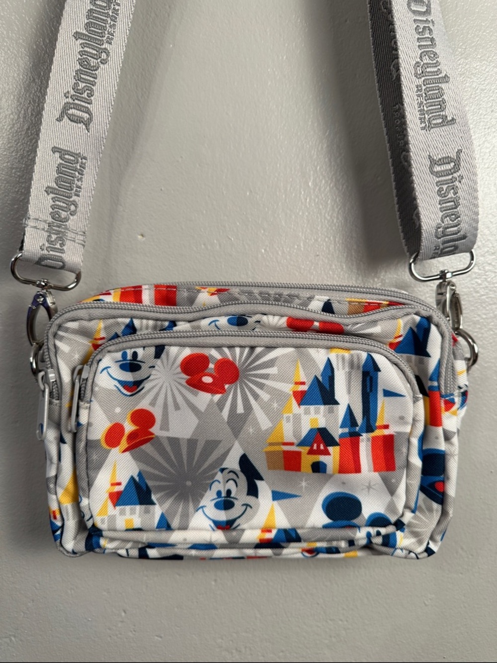 Walt Disney World Icon Mickey Mouse Fanny Pack/ Cross body Bag